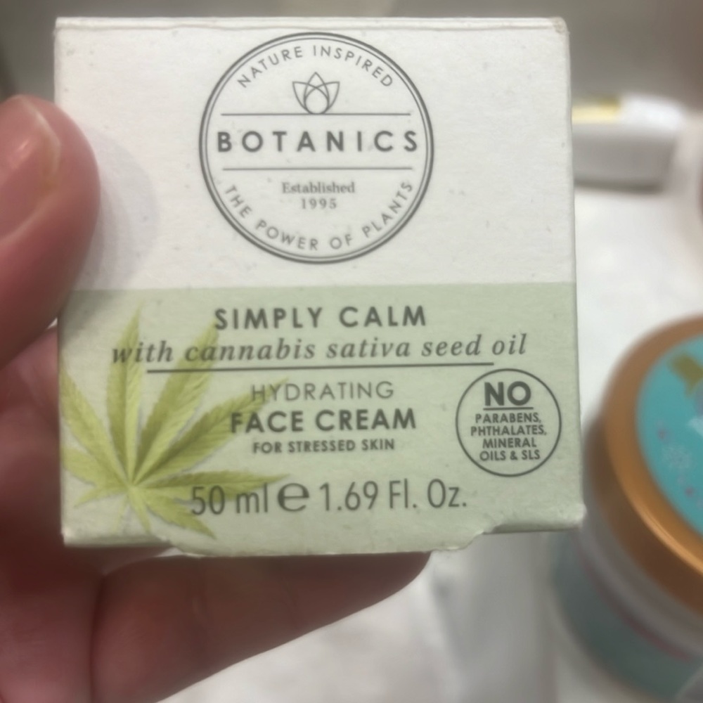 Botanicals cannabis sativa seed oil face cream
